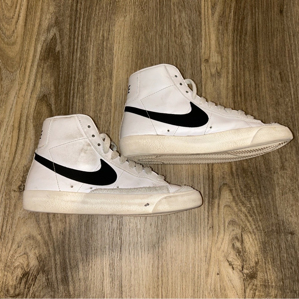 Nike White and black High-Top Sneakers